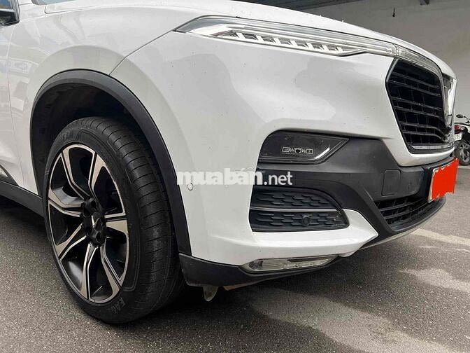 VinFast Lux SA2.0 2021 Premium 2.0 AT - 130000 km