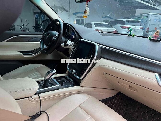 VinFast Lux SA2.0 2021 Premium 2.0 AT - 130000 km