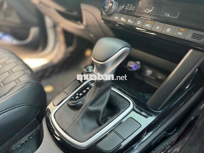 Kia Seltos 2023 1.4 Turbo Luxury - 32000 km