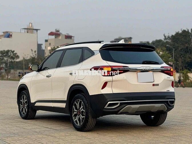 Kia Seltos 2023 1.4 Turbo Luxury - 32000 km