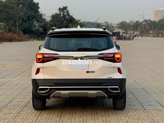 Kia Seltos 2023 1.4 Turbo Luxury - 32000 km