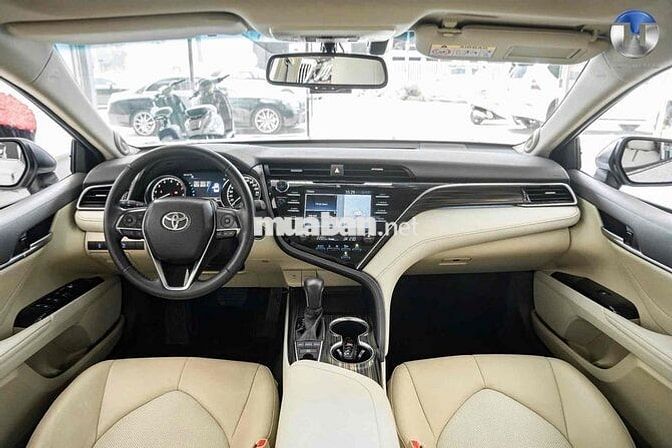 Toyota Camry 2021 2.5Q - 32000 km