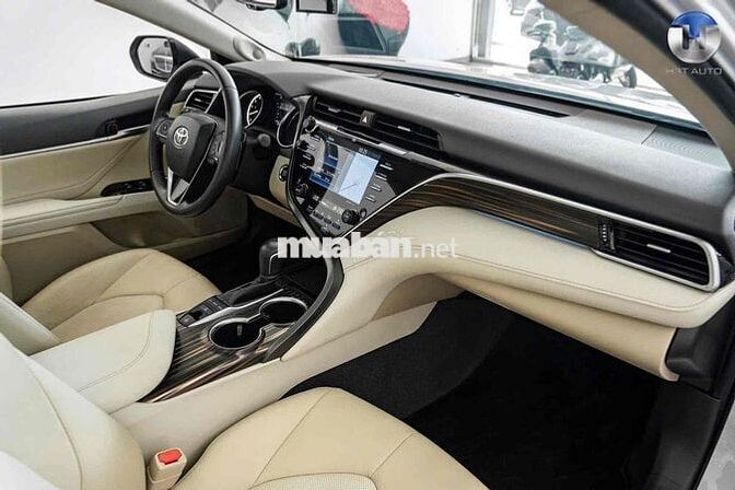 Toyota Camry 2021 2.5Q - 32000 km