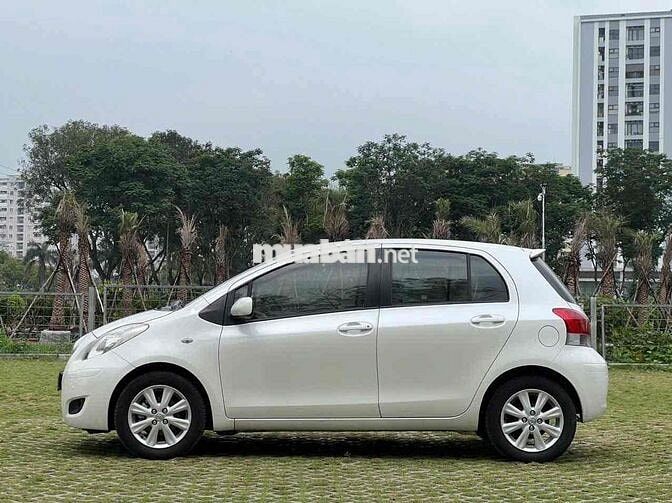 Toyota Yaris 2010 - 100000 km