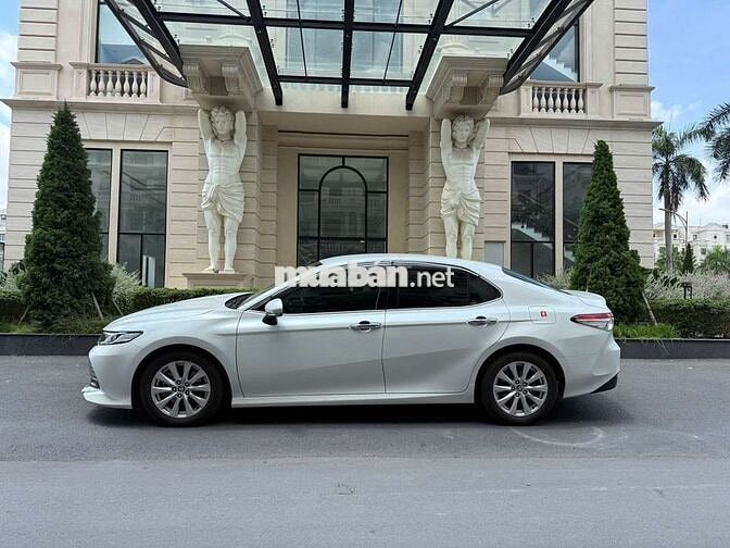 Toyota Camry 2021 2.0G - 22000 km