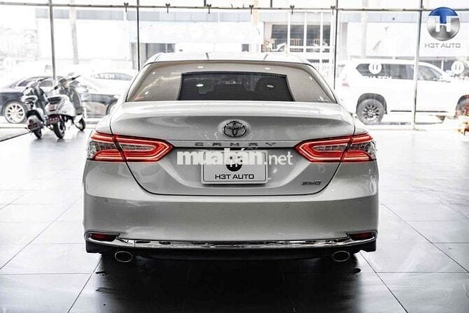 Toyota Camry 2021 2.5Q - 32000 km