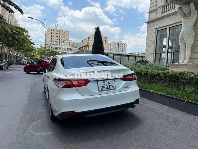Toyota Camry 2021 2.0G - 22000 km