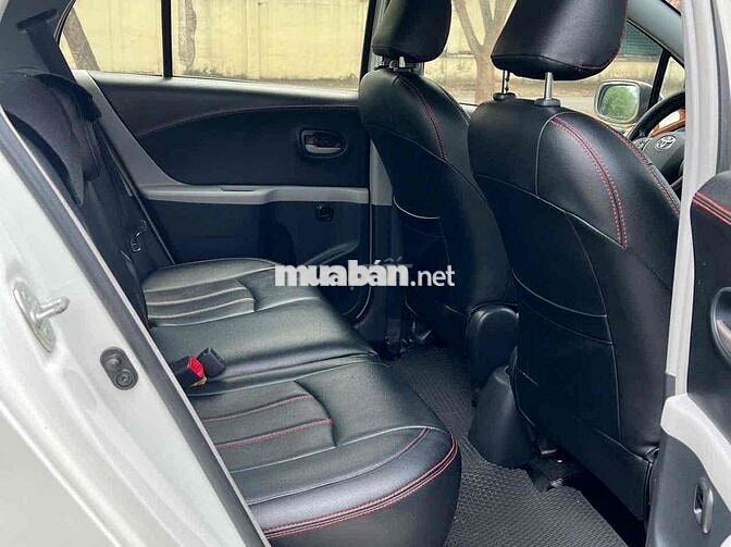 Toyota Yaris 2010 - 100000 km