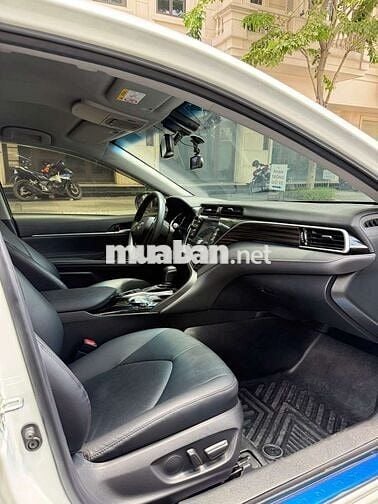 Toyota Camry 2021 2.0G - 22000 km