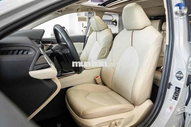 Toyota Camry 2021 2.5Q - 32000 km