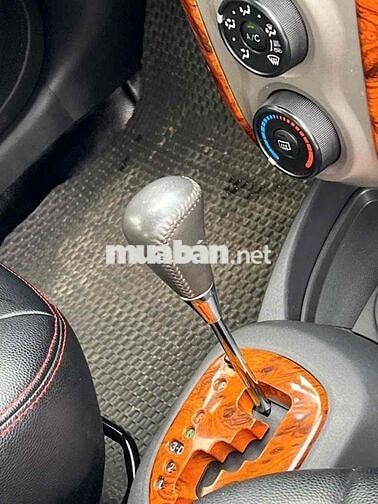 Toyota Yaris 2010 - 100000 km