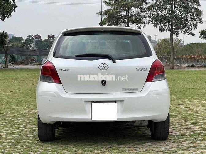 Toyota Yaris 2010 - 100000 km