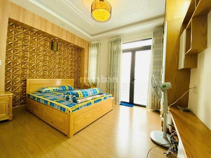 CẦN NGÂN SÁCH ĐẦU TƯ - BÁN NHANH CĂN XE HƠI NGỦ TRONG NHÀ _ 200m²