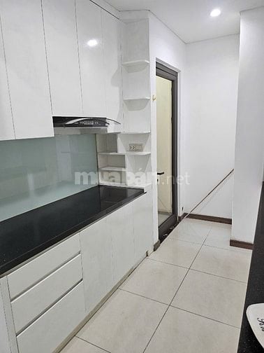 Cho thuê căn hộ Toà Orchid 1 HaDo Centrosa Garden quận 10, 86m2