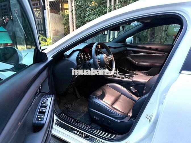 Mazda 3 2021 1.5L Sport Luxury - 50000 km