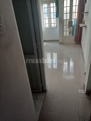 PHÒNG BAN CÔNG CỬA SỔ THOÁNG SẠCH ĐẸP ngay TRƯỜNG SA-HOA PHƯỢNG