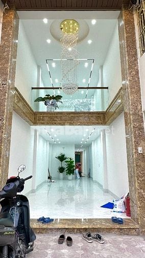 Nhà 2 mặt tiền mặt Phố Dương Văn Bé -Minh Khai. MB70m2*6T thang máy. 