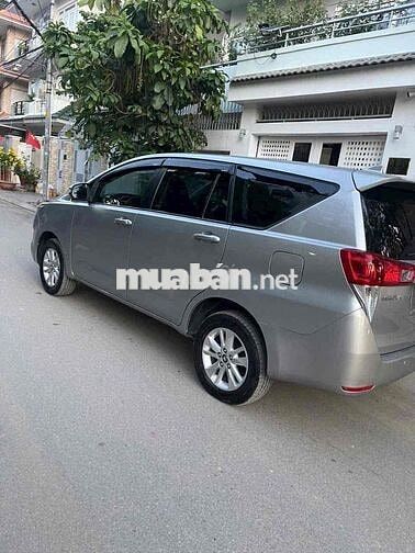 Toyota Innova 2016 2.0E - 98000 km