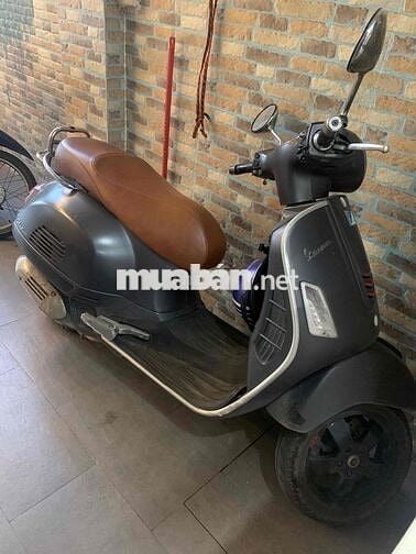 ban xe xe Piaggio GTS màu xám nhám