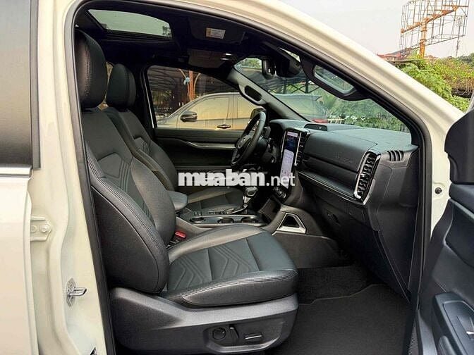 Ford Everest 2024 Titanium 2.0L 4x2 AT - 20000 km