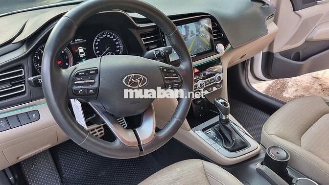 Hyundai Elantra 2021 2.0 AT - 6600 km