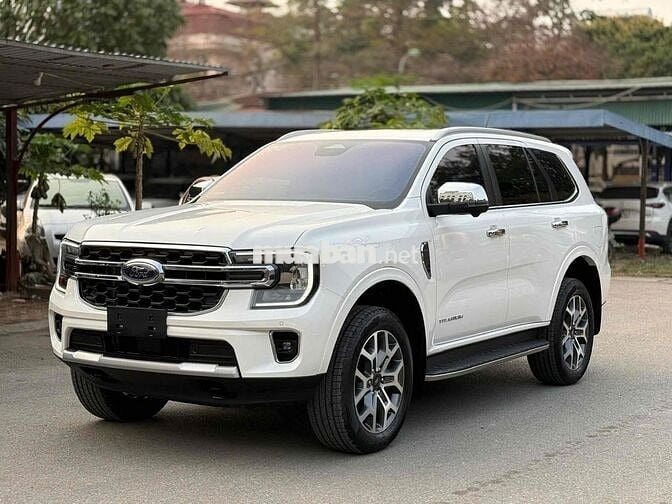 Ford Everest 2024 Titanium 2.0L 4x2 AT - 20000 km
