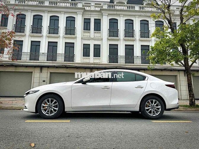Mazda 3 2024 1.5L Luxury - 19000 km