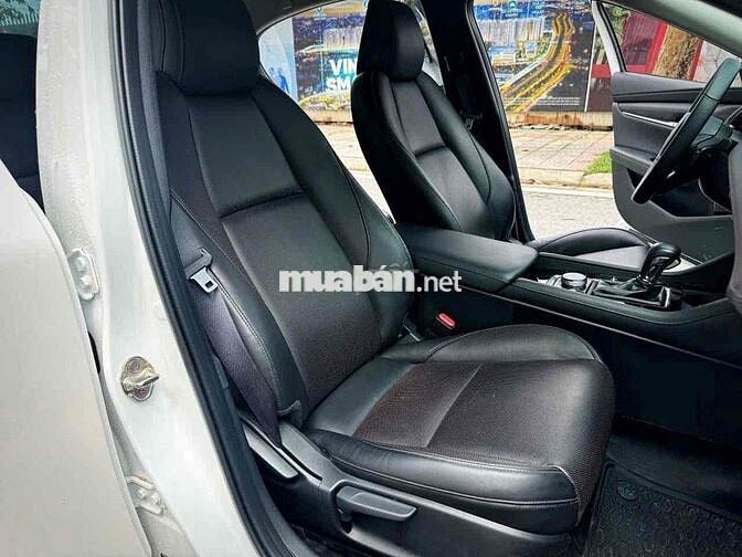 Mazda 3 2024 1.5L Luxury - 19000 km