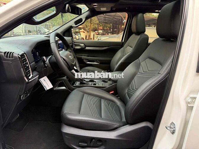 Ford Everest 2024 Titanium 2.0L 4x2 AT - 20000 km