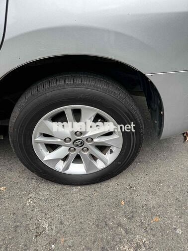Toyota Innova 2016 2.0E - 98000 km