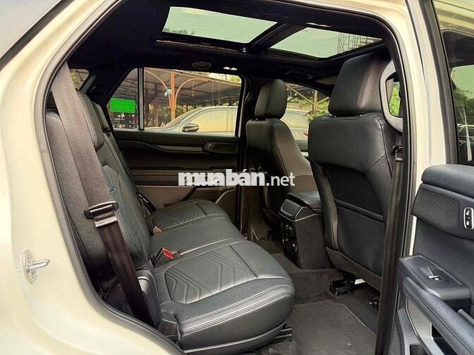 Ford Everest 2024 Titanium 2.0L 4x2 AT - 20000 km