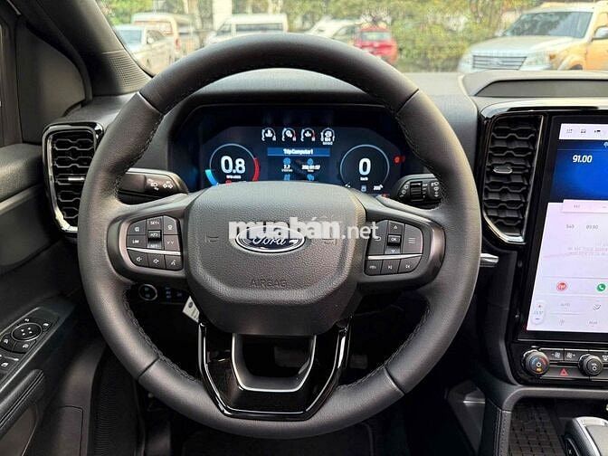 Ford Everest 2024 Titanium 2.0L 4x2 AT - 20000 km
