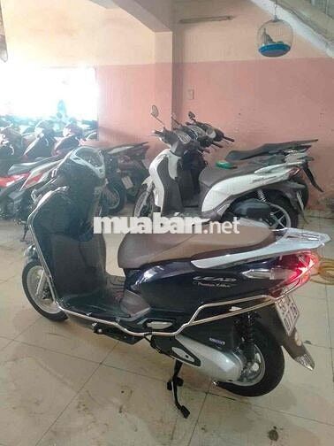 Lead 125 4val Premium