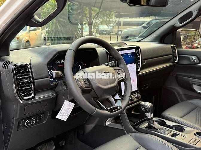 Ford Everest 2024 Titanium 2.0L 4x2 AT - 20000 km