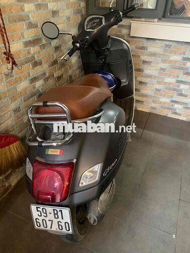 ban xe xe Piaggio GTS màu xám nhám