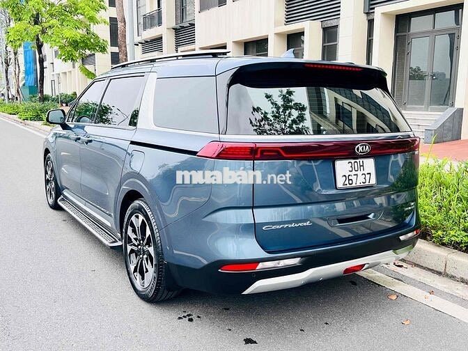 Kia Carnival 2021 3.5G Signature - 30000 km
