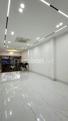 Nhà 2 mặt tiền mặt Phố Dương Văn Bé -Minh Khai. MB70m2*6T thang máy. 