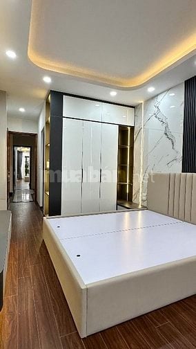 Nhà 2 mặt tiền mặt Phố Dương Văn Bé -Minh Khai. MB70m2*6T thang máy. 