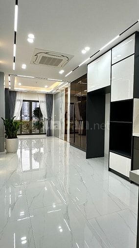 Nhà 2 mặt tiền mặt Phố Dương Văn Bé -Minh Khai. MB70m2*6T thang máy. 