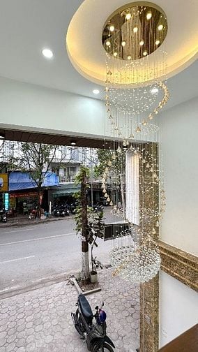 Nhà 2 mặt tiền mặt Phố Dương Văn Bé -Minh Khai. MB70m2*6T thang máy. 