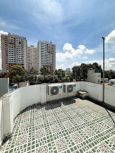 CHDV QUẬN 3 - SÁT BỜ KÈ HOÀNG SA - 95m2 (6x16.8) - 5 TẦNG - CĂN GÓC 