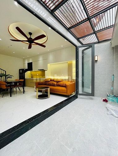 Bán gấp nhà Phạm Văn Hai. Phường 3. Tân Bình. Giá 2 tỷ 990. Bớt lộc.