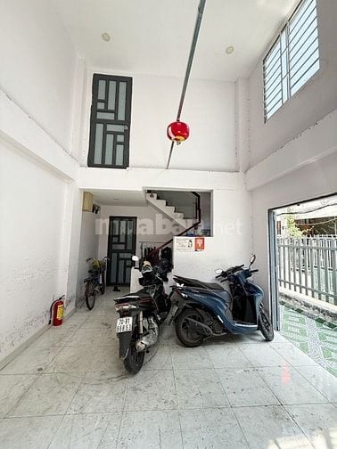 CHDV QUẬN 3 - SÁT BỜ KÈ HOÀNG SA - 95m2 (6x16.8) - 5 TẦNG - CĂN GÓC 