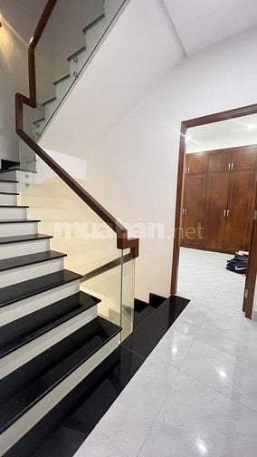BÁN NHÀ MỚI VÀO Ở NGAY -VỊ TRÍ ĐẮC ĐỊA TRUNG TÂM TP.HCM- GIÁ CỰC TỐT C