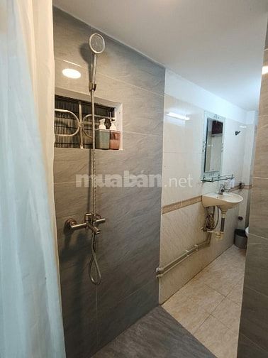 Phòng trọ giá rẻ, cách Hồ Gươm vài bước chân