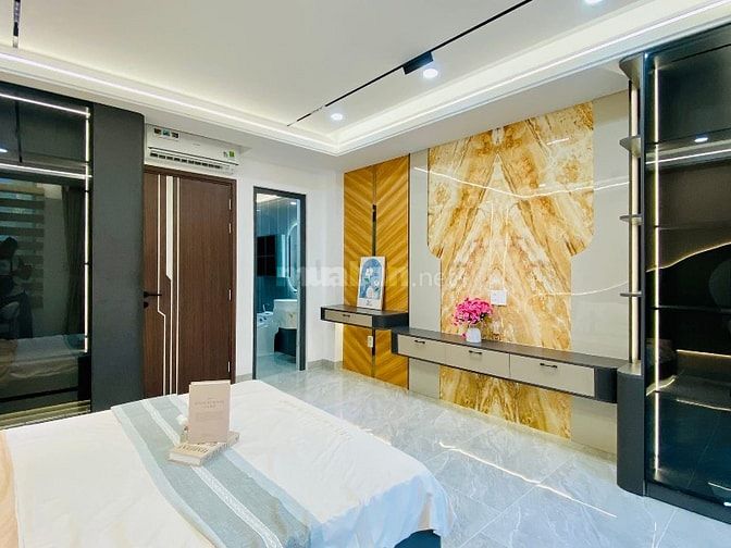 Siêu phẩm 4 Lầu THANG MÁY CAO CẤP xe hơi trong nhà Đường Số 3, P8, Q.G