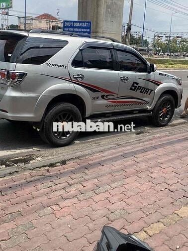 Toyota Fortuner 2015 2.7V 4x4 AT