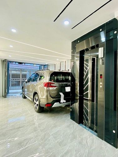 Siêu phẩm 4 Lầu THANG MÁY CAO CẤP xe hơi trong nhà Đường Số 3, P8, Q.G