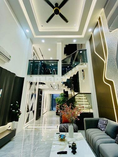 Siêu phẩm 4 Lầu THANG MÁY CAO CẤP xe hơi trong nhà Đường Số 3, P8, Q.G