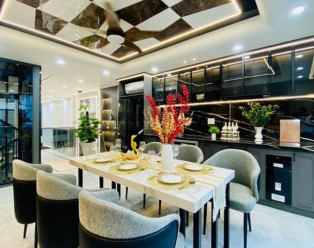 Siêu phẩm 4 Lầu THANG MÁY CAO CẤP xe hơi trong nhà Đường Số 3, P8, Q.G